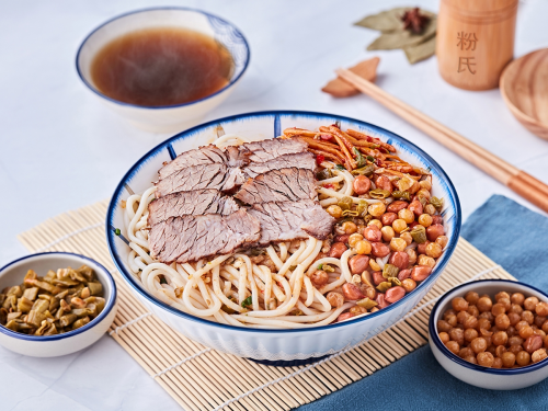 粉氏桂林鹵粉融合傳統(tǒng)不斷創(chuàng)新，致力打造適應(yīng)更多消費(fèi)者的米粉品牌